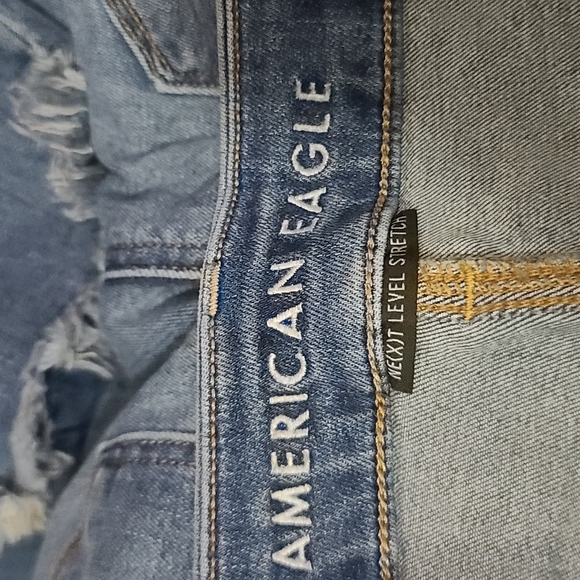 16 Short American Eagle Curvy Super Hi Rise Jegging Artist's Crop, Distressed - Picture 5 of 7